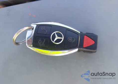 2014 Mercedes-Benz S 550 z USA, uszkodzony, nr VIN WDDUG8CB7EA044562